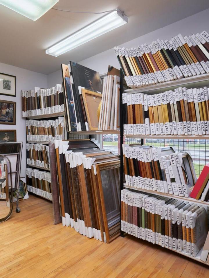 Faites votre choix parmi des cadres standards traditionnels, classiques, contemporains et flottants